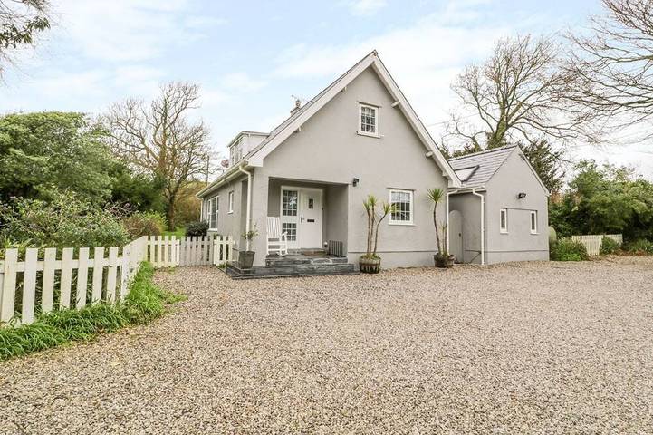 Holiday rental for 10 people, with garden and hot tub, with pets in Abersoch
