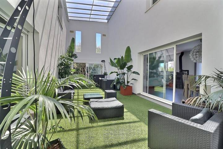 Location de vacances pour 8 personnes, avec jardin ainsi que piscine et vue, animaux acceptés à Le Crès - 3