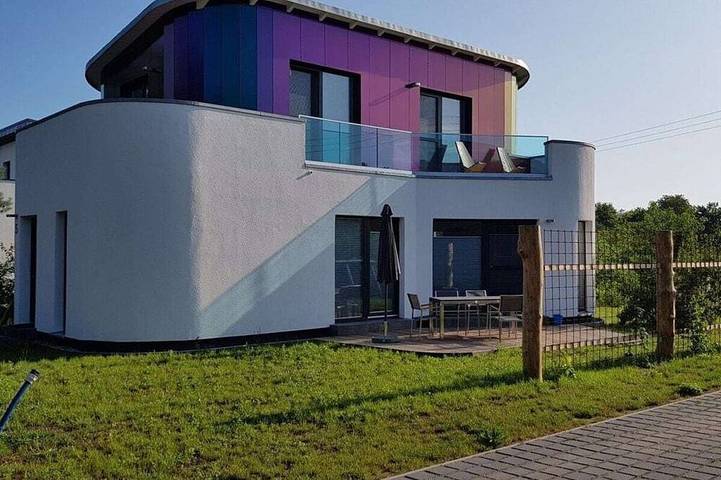 Ferienhaus für 4 Personen, mit Garten und Sauna sowie Pool und Balkon