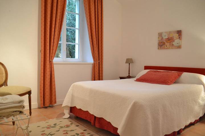 Gîte pour 6 personnes, avec jardin et piscine à Saint-Cybardeaux - 4