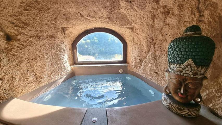 Location de vacances pour 4 personnes, avec jacuzzi et balcon à Calcata - 2