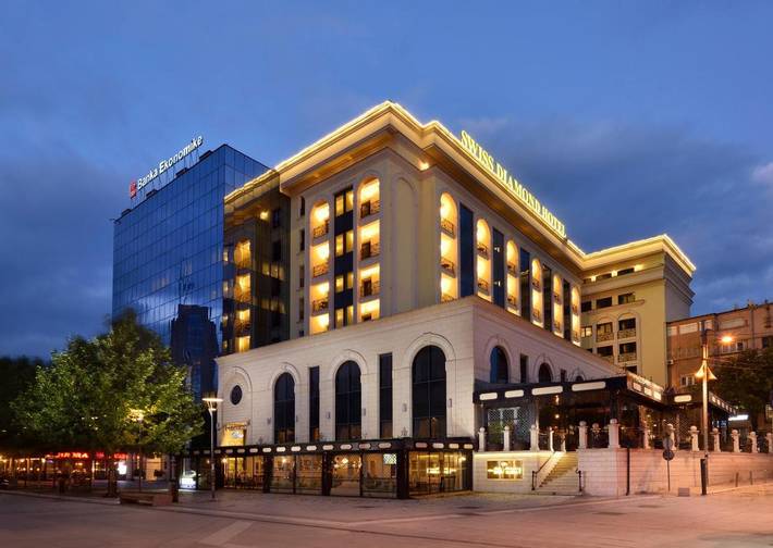 Hotel für 6 Personen, mit Balkon und Whirlpool sowie Sauna und Pool in Kosovo