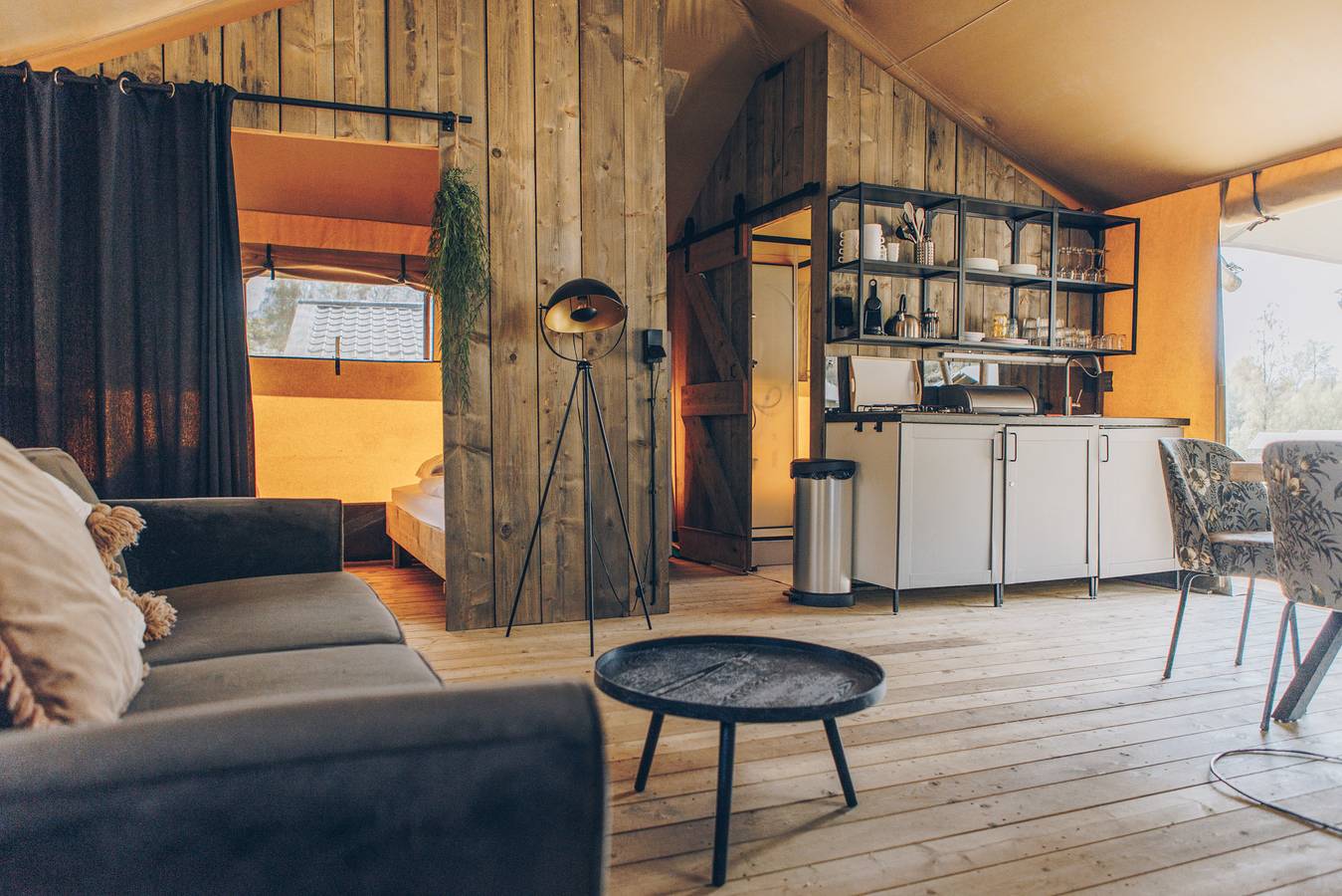 Wb Resort Gmbh — Glamfield Lodge Ii mit Hot Tub | 6 Pers. in Wilsum, Landkreis Grafschaft Bentheim