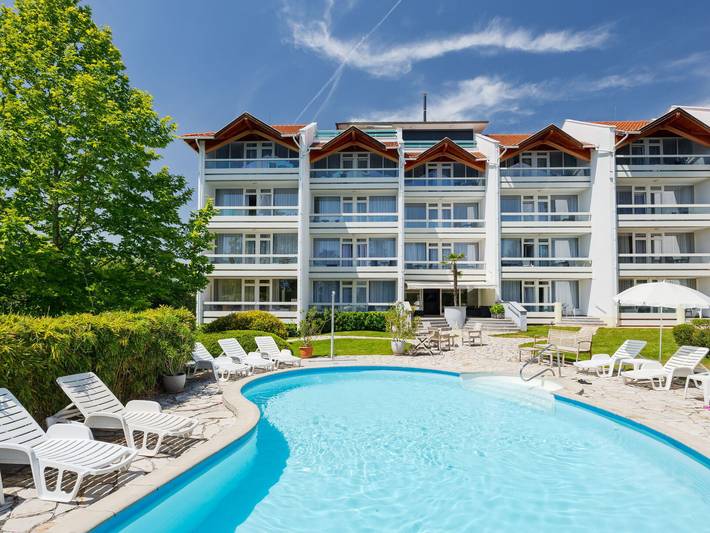 Ferienwohnung für 2 Personen, mit Pool und Balkon sowie Whirlpool in Balatonfüred