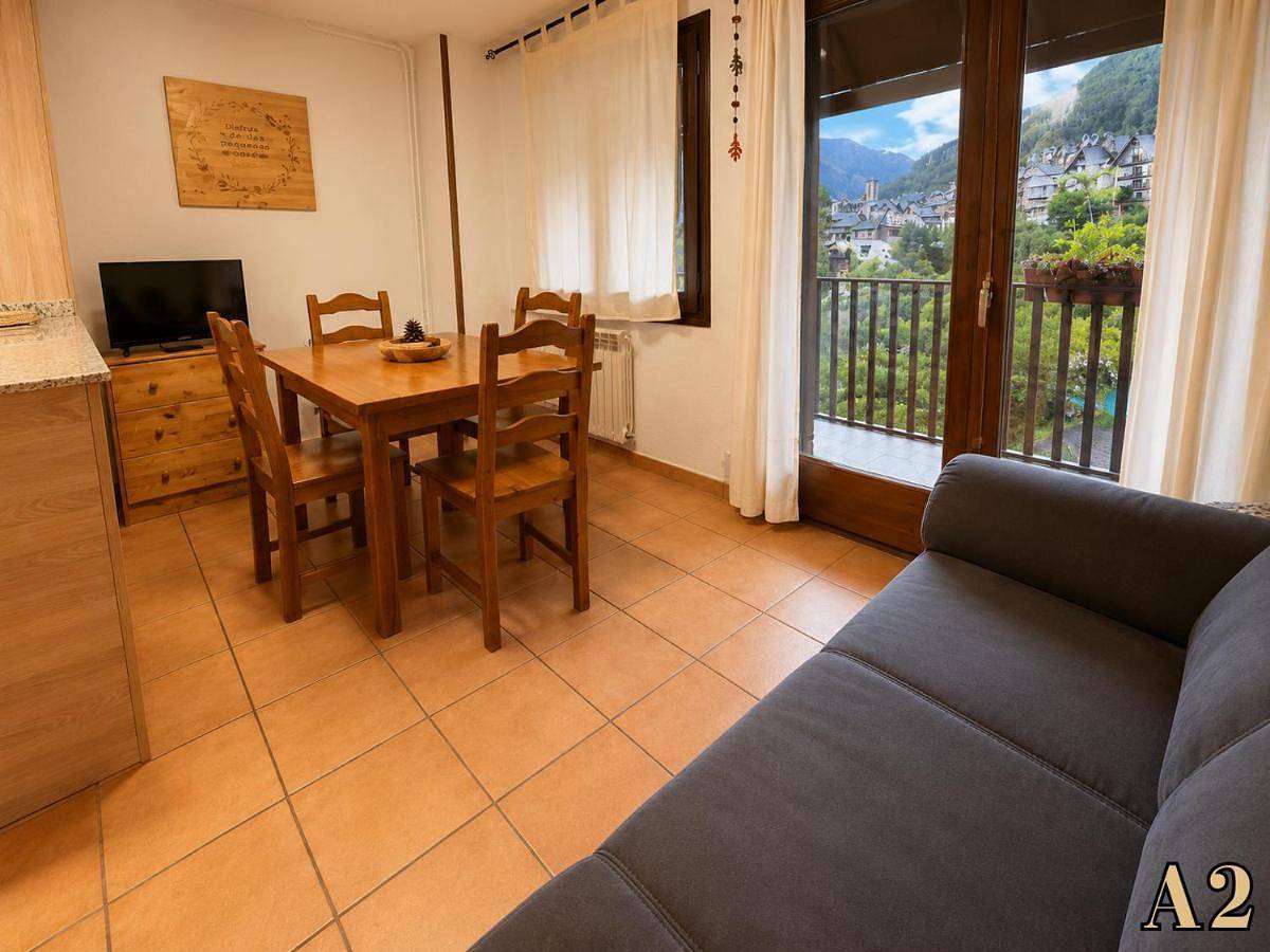 Hostal Rural Sant Climent - Habitacions i Apartaments in Tahull, Valle de Bohí