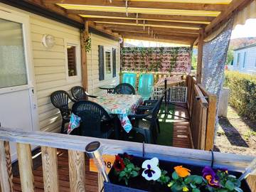 Camping pour 6 personnes, avec bassin pour enfant ainsi que terrasse et piscine à Vic-la-Gardiole