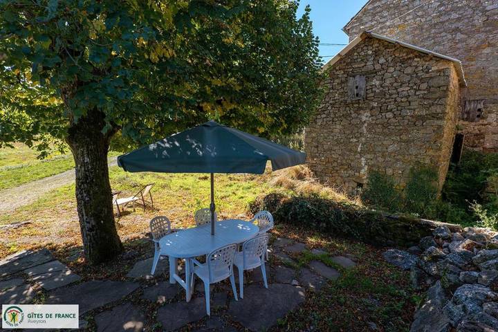 Location de vacances pour 4 personnes, avec jardin et terrasse à Broquiès - 3