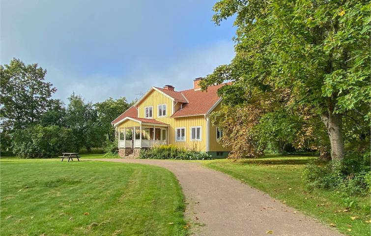 Ferienhaus für 13 Personen, mit Terrasse und Garten in Ödeshög