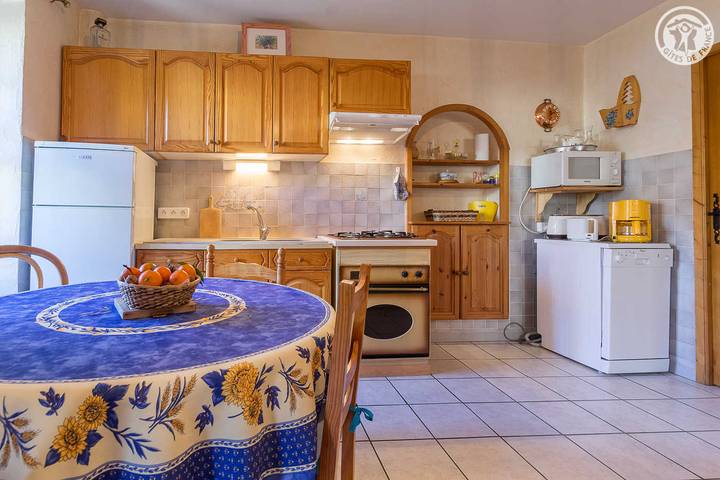 Gîte pour 4 personnes, avec jardin à Bellentre - 3