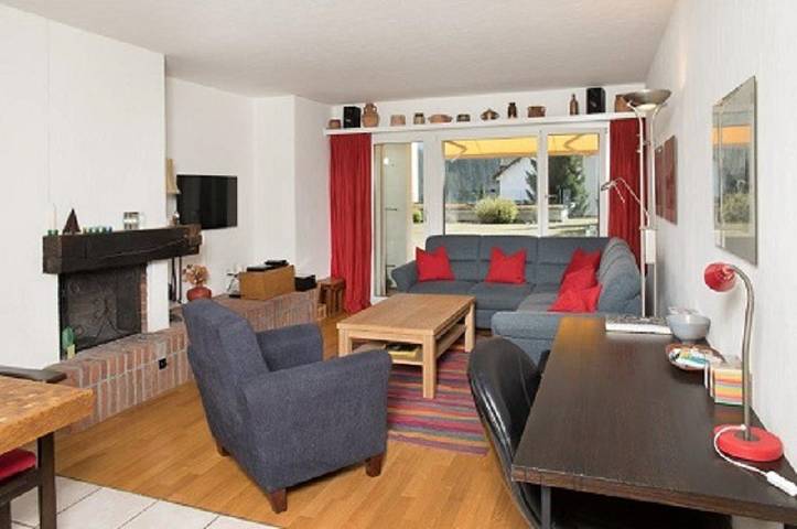 Entire holiday apartment, Ferienwohnung, Laret 6/1 - Ski-In-Out -Defoer - 3.5 room apartment in Laax GR 2, Laax