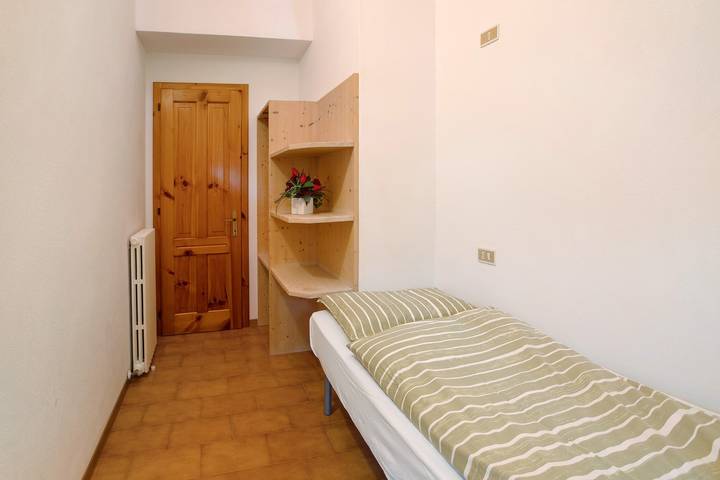 Apartamento entero, Apartamento 'Baita Florin' con vistas a la montaña, balcón y Wi-Fi in Livigno (Town), Livigno