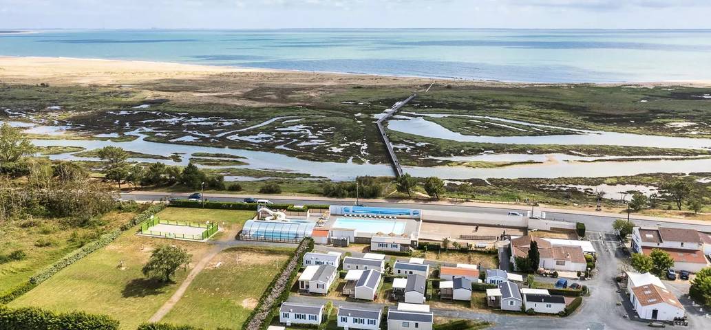 Camping pour 4 personnes, avec Terrasse et Piscine au Parc Naturel Régional du Marais poitevin - 3