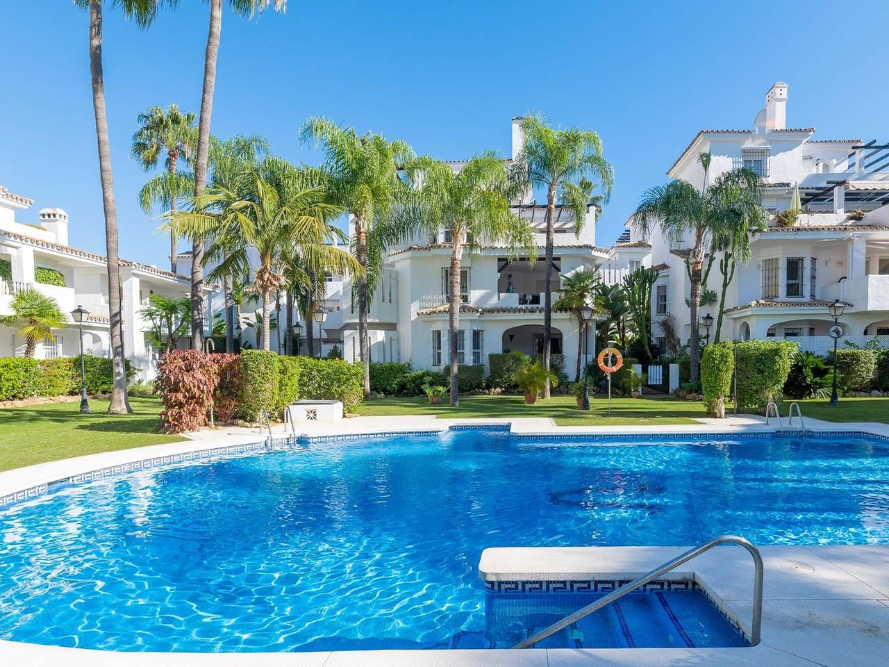 Entire apartment, Luxurious 2Br Retreat with Pool, Terrace & Bbq in Puerto Banús, Marbella in Nueva Andalucia Golf Valley, Marbella