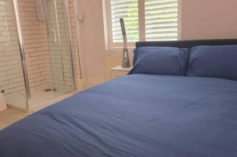 8 Guests - Free Parking - Full Equipped House in St Helens, Nordwestengland