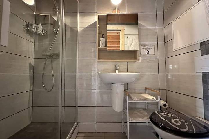 Entire apartment, T1 Triplex-Apartment-Ensuite-Mountain view in Neydens, Saint-Julien-en-Genevois region