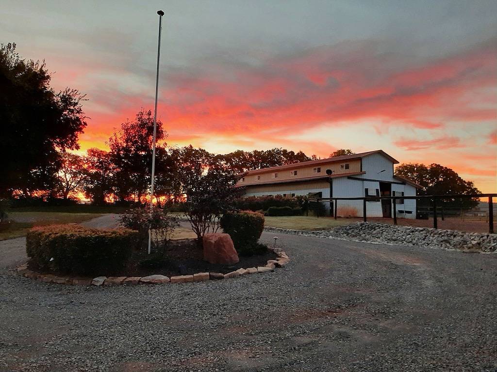Sweetwater Stables & Farm in Monroe County (TN)