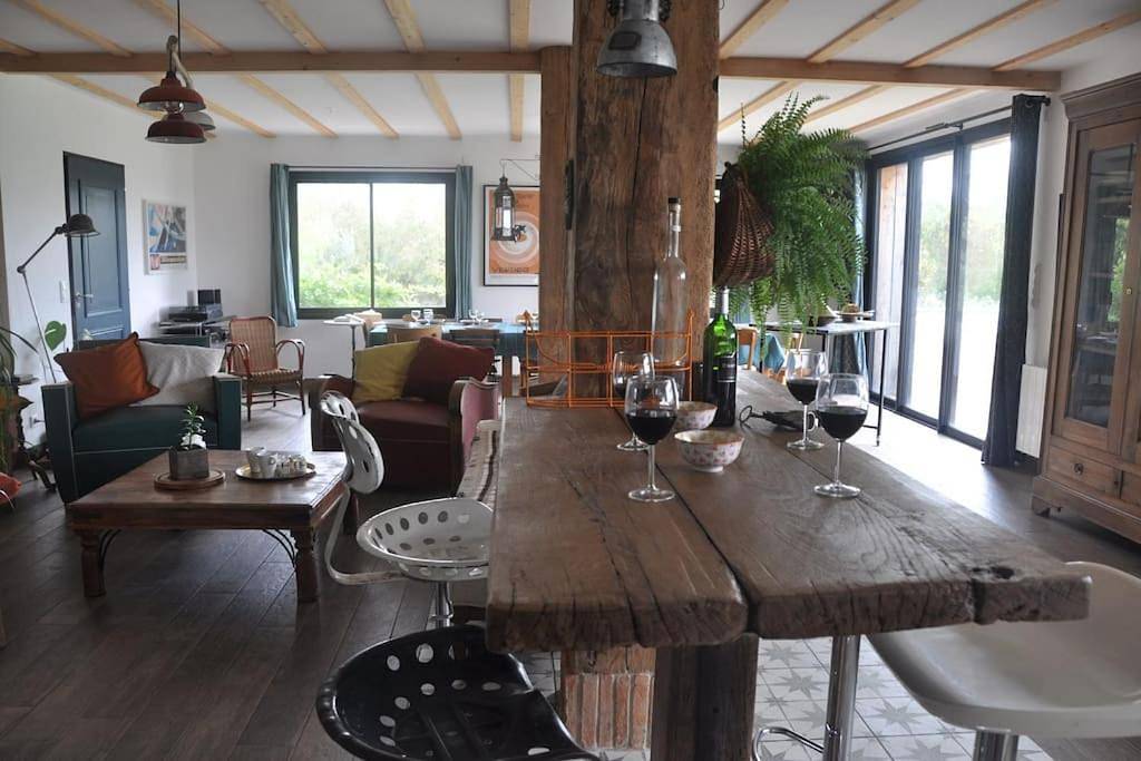 Six-Bedroom House in Saint-Julien-de-Concelles, Région de Nantes