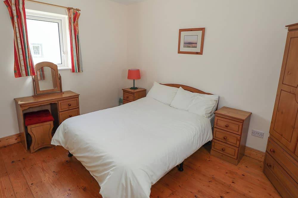 No.3 Beach Cottages, pet friendly in Keel, County Mayo in Acaill