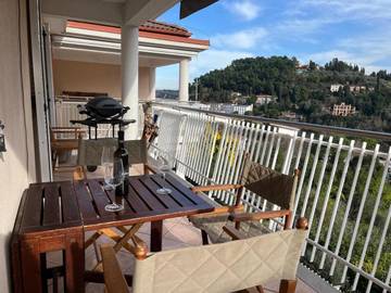 Ferienwohnung für 4 Personen, mit Terrasse und Ausblick in Portoroz