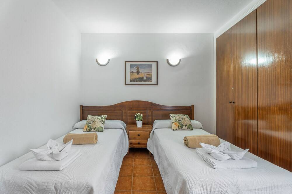 Entire apartment, Apartment 'Sol Dorado' with Shared Pool, Private Terrace & Wi-Fi - Silboholidays in La Trinchera, La Gomera