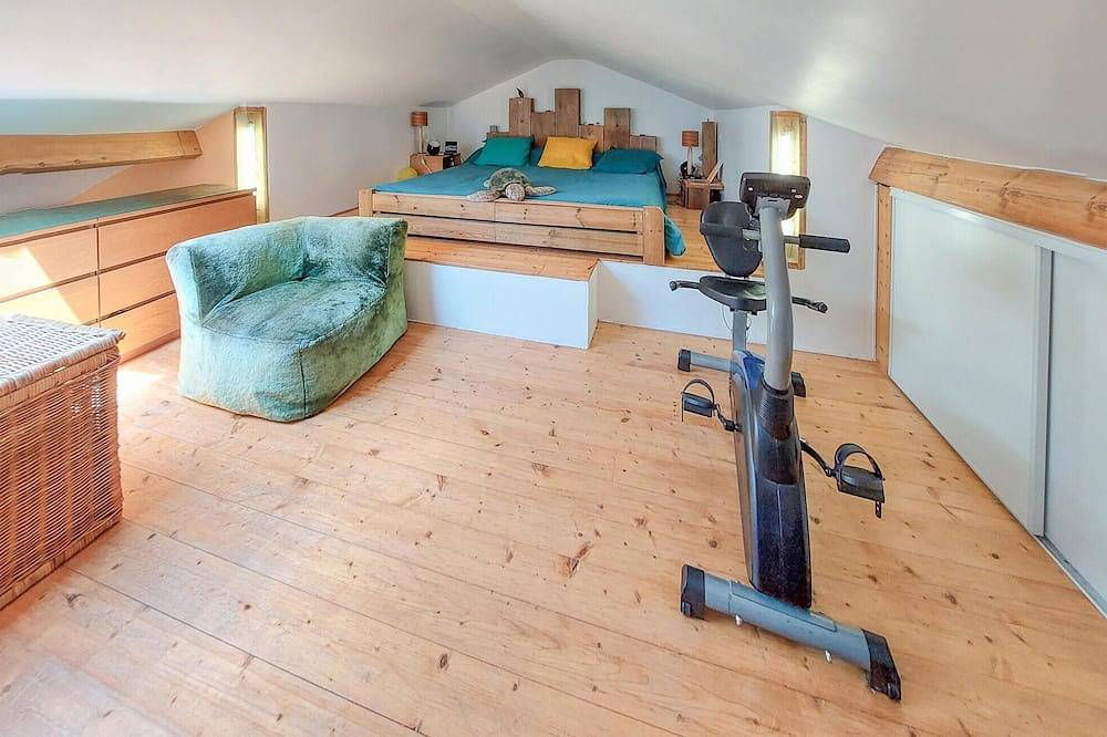 Gorgeous home in Francheville with Wifi in Francheville, Rio Ródano