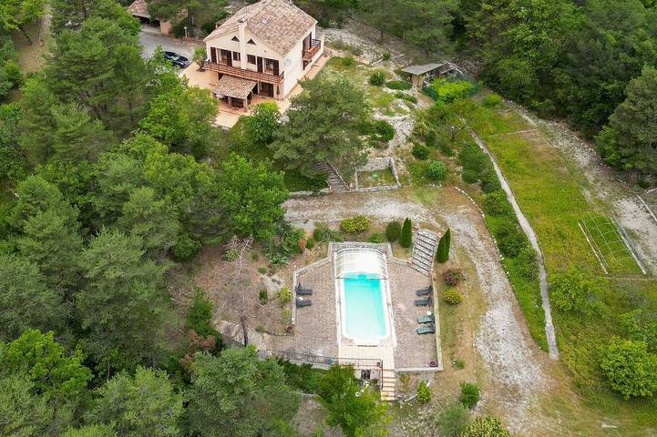 Location de vacances pour 14 personnes, avec Balcon et Jardin à Puget-Théniers