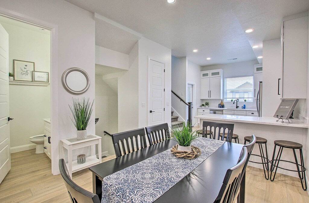 Modern Mountain Escape Near Slopes, Lakes & Trails in Eden (UT), Uinta Wasatch Cache National Forest