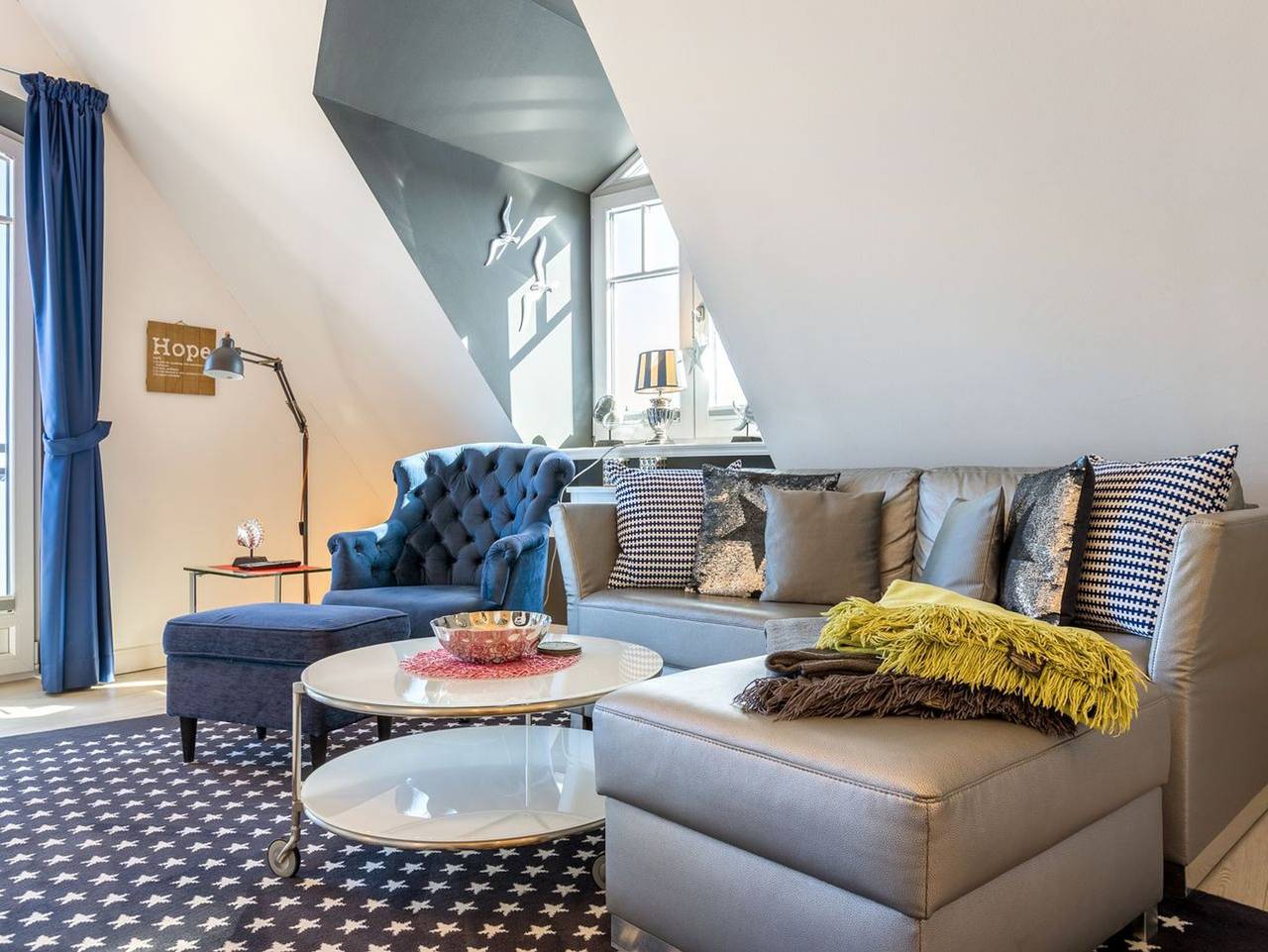 Ganze Ferienwohnung, Landhaus Berthin-Bleeg, Die Syltlounge App. 9 - 2-Raum-Appartement im Dg, ca. 40 m² Nutzfläche, 1 Parkplatz, Nichtraucher. in Wenningstedt, Sylt