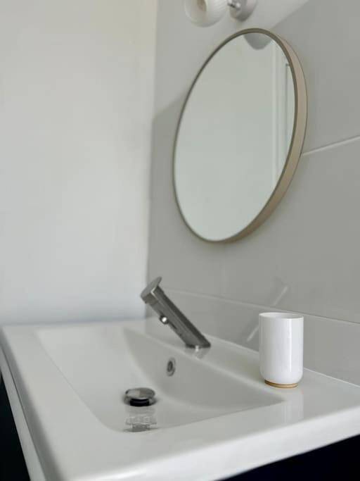 Appartement entier, One-Bedroom Apartment in Clermont-Ferrand, Parc naturel régional des Volcans d'Auvergne