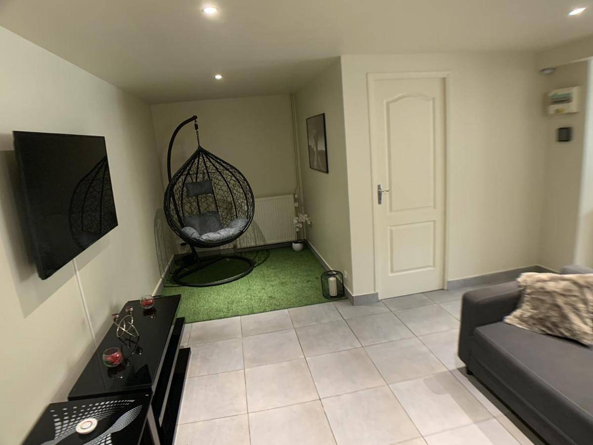 Appartement entier, Deluxe One-Bedroom Apartment with Garden View in Goussainville, Val-d'Oise