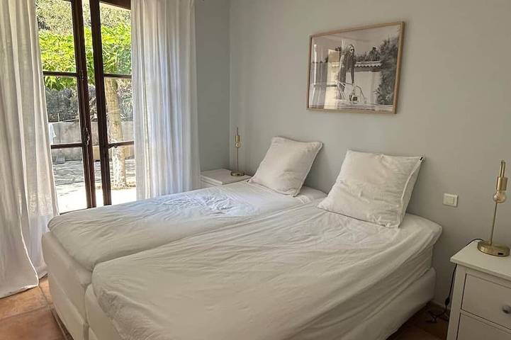 Location de vacances pour 6 personnes, avec jardin et terrasse dans l'Escalet - 4