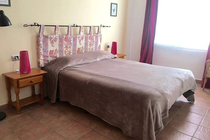 Entire apartment, 2-3 persons apartment in the sunny South West, Playa San Juan Modern and Bright in Playa de San Juan, Guía de Isora