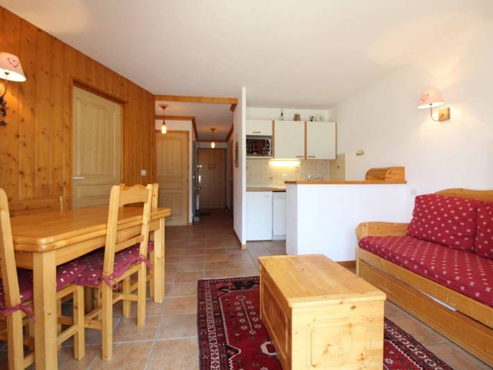 Gîte pour 6 personnes, avec terrasse, animaux acceptés à Peisey-Nancroix - 2