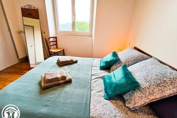 Location de vacances pour 10 personnes, avec Jardin et Piscine dans Viazac - 2