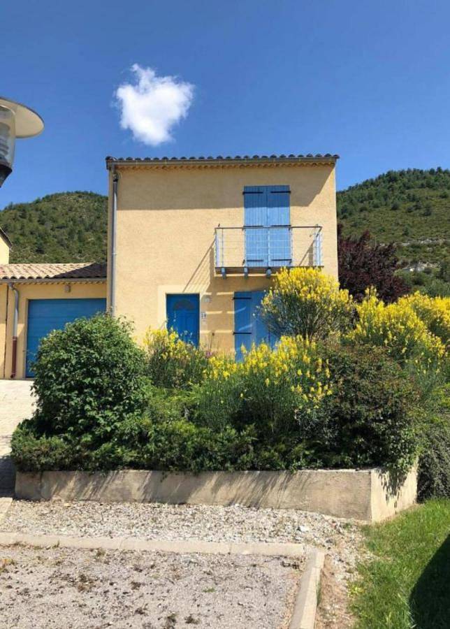 Location de vacances pour 6 personnes, avec vue et jardin ainsi que piscine et balcon dans Lac de Castillon - 2