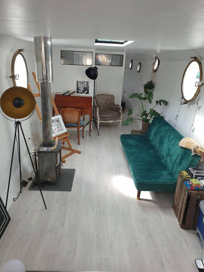 Location de vacances pour 3 personnes, avec Balcon et Terrasse ainsi que Jardin et Vue sur le lac à Bois-Colombes