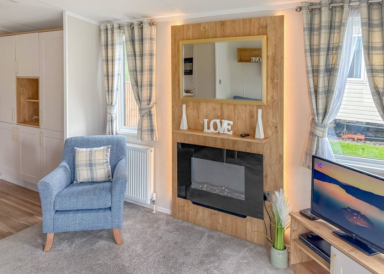 Luxury 2 bedroom caravan pet friendly in Stirling region