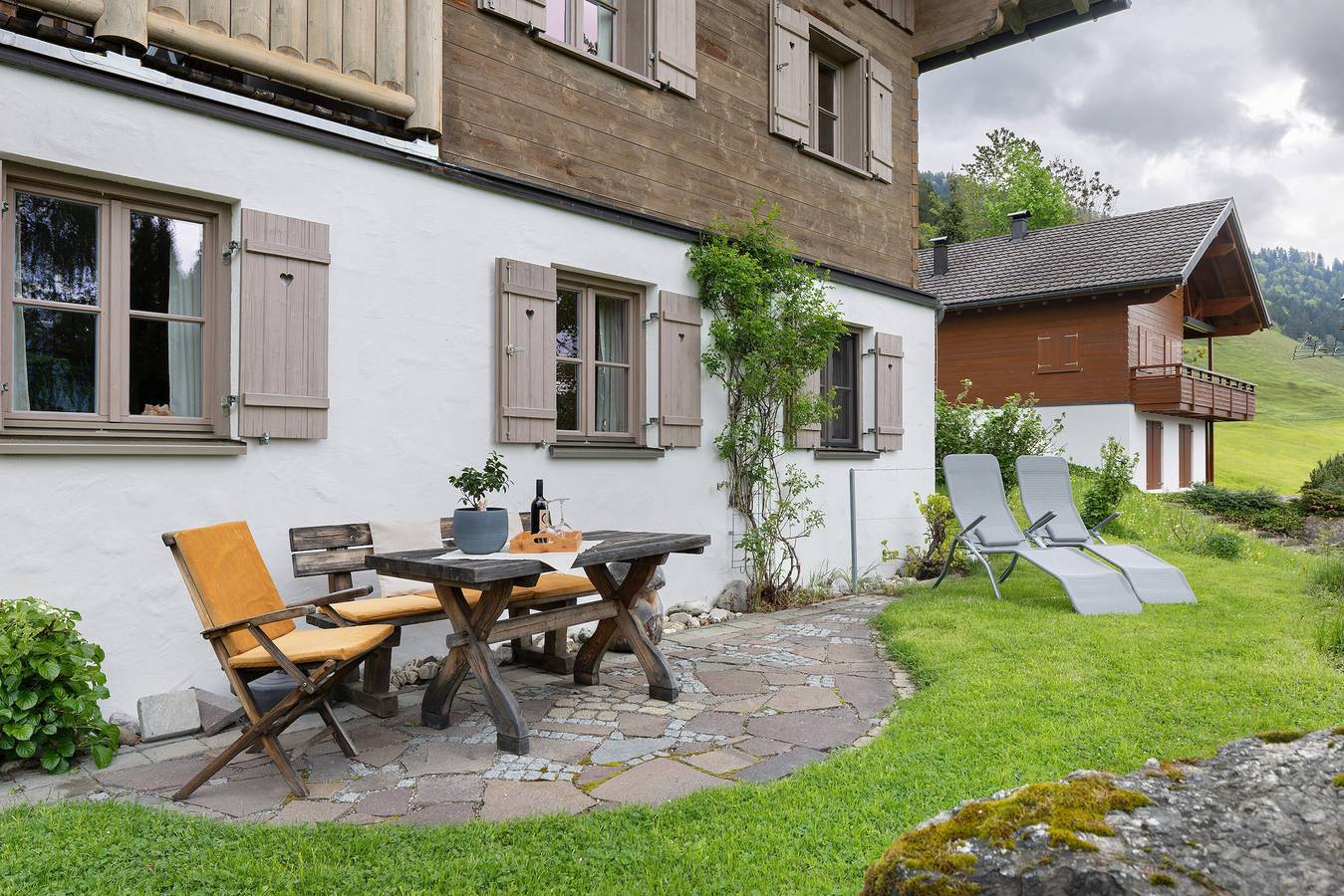 Apartamento entero, Apartamento 'Verdandi' con vistas a la montaña, terraza privada y Wi-Fi in Sibratsgfäll, Bregenzerwald