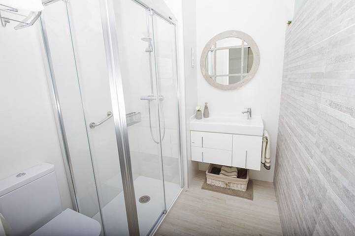Appartamento intero, Appartamento Deluxe - Spiaggia Di Prima Linea, Piscina, TV Satellitare, WIFI Gratuito in La Carihuela, Torremolinos