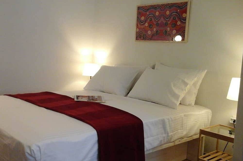 Entire apartment, Beautiful 77m2 fully renovated apartment for 4 people in Gyzi, Athens