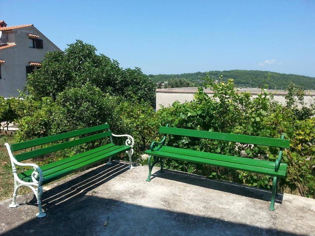 Ganze Wohnung, 2-Zimmer-Ferienwohnung mit Terrasse und Meerblick Necujam, Solta A-21776-a in Necujam, Solta