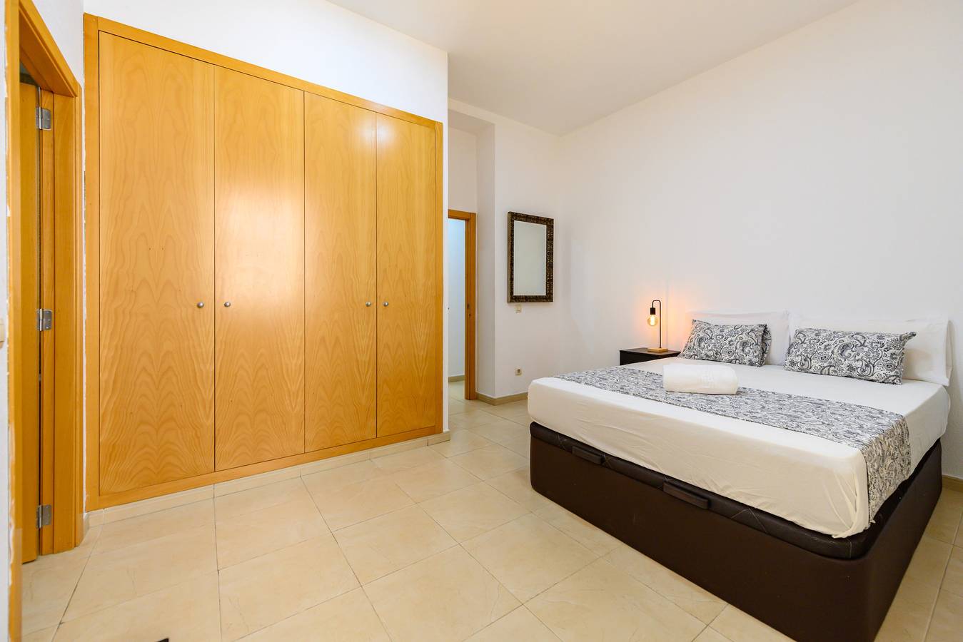 Apartamento entero, M Piso de 2 dormitorios y 3 baños en el in Centro (Madrid), Madrid