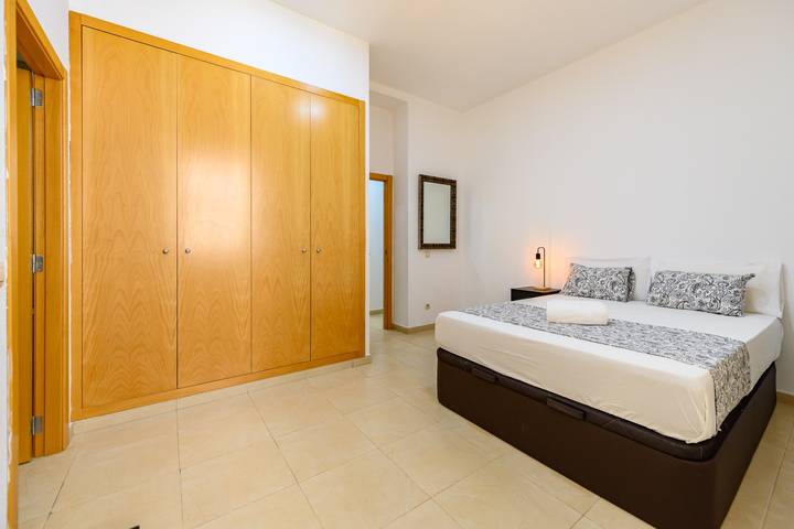 Apartamento entero, M Piso de 2 dormitorios y 3 baños en el in Centro (Madrid), Madrid