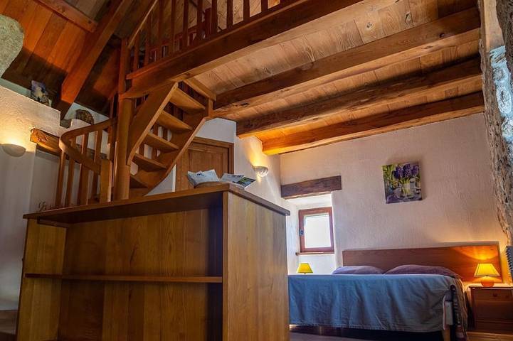 Location de vacances pour 2 personnes, avec jardin à Pied-de-Borne - 3