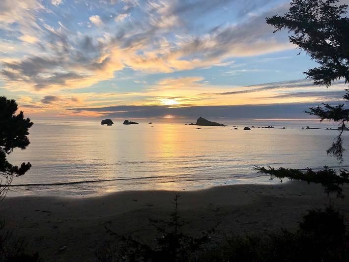 Vacation rental for 8 people, with yard in Northern California