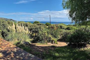 Gîte pour 8 personnes, avec terrasse et jardin dans Plage de Tamaricciu