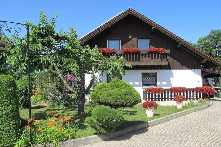 Vakantiewoning voor 3 personen, with tuin and terras as well as whirlpool in Kraichgau