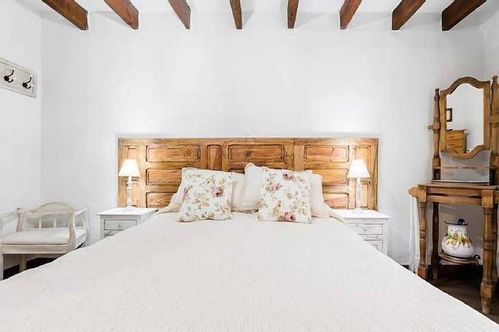 Das Haus meiner Schwiegereltern Ausgezeichnetes Ferienhaus für 6 Personen in Candeleda, Valle del Tiétar