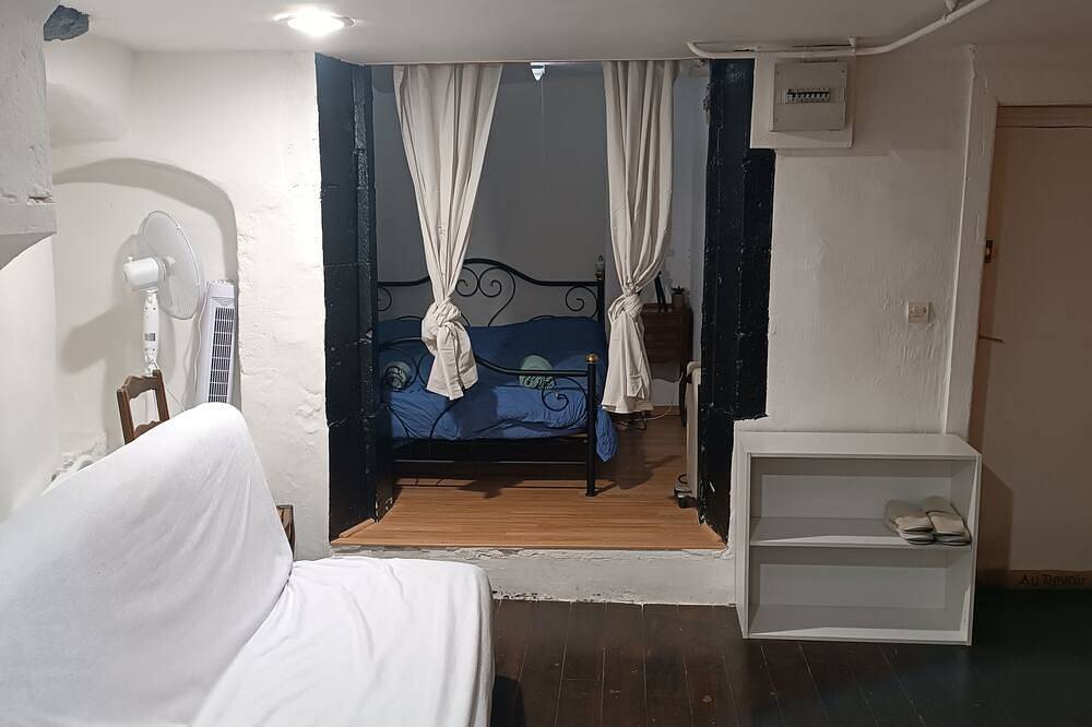 Appartement entier, L'Hypercentre 0610671649 in Clermont-Ferrand, Parc naturel régional des Volcans d'Auvergne