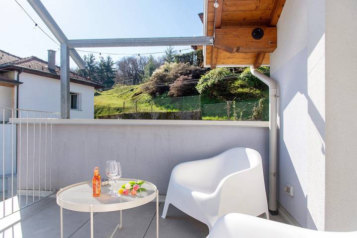 Gîte pour 3 personnes, avec balcon à Laveno-Mombello - 2